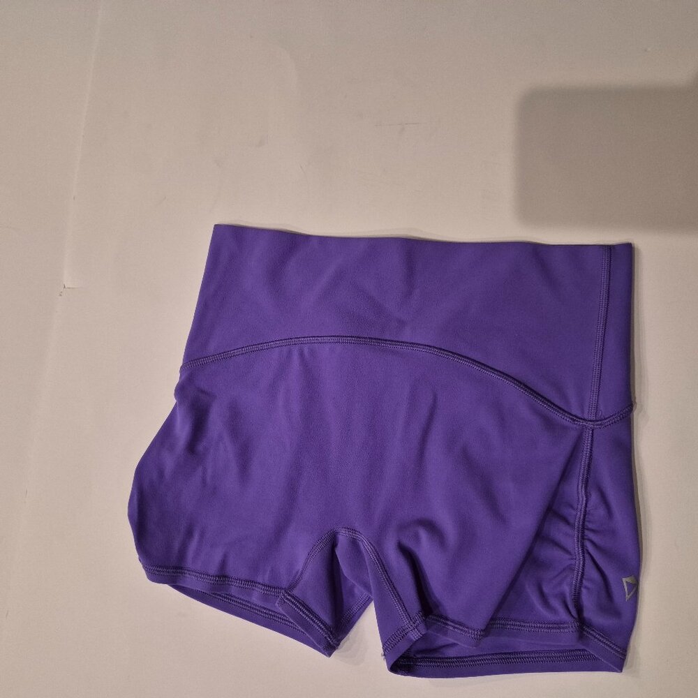 Lululemon Iviva purple sport Girls’ Shorts size 14 girl